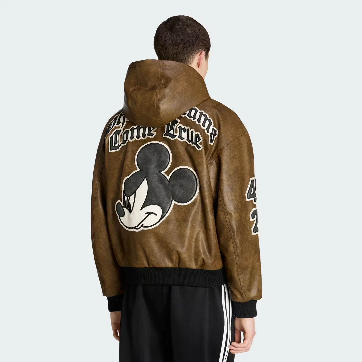 Мужская куртка свободного кроя Disney Mickey Mouse Dreams Adidas Originals, Aurora Coffee — фото 2