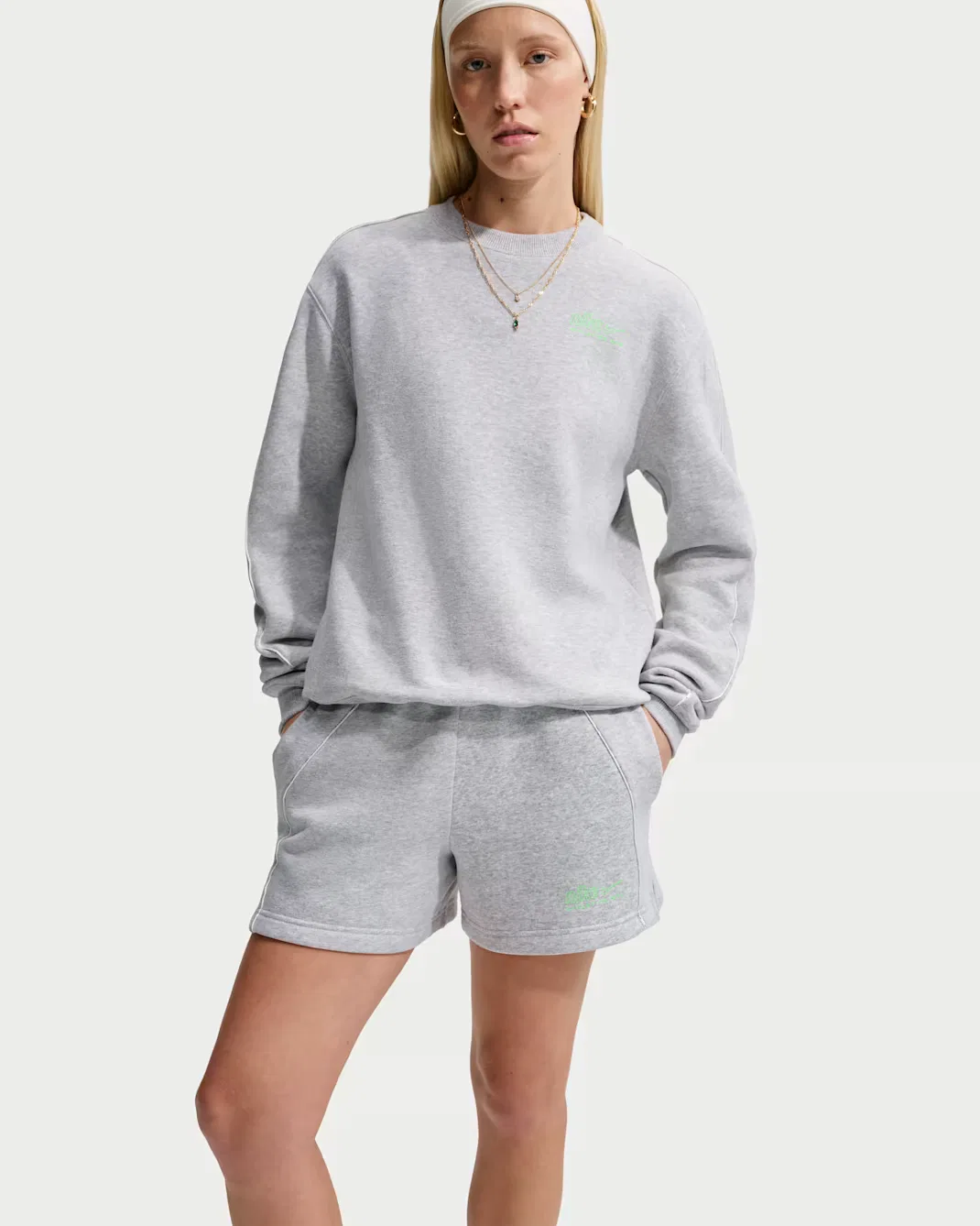 Женские шорты средней посадки "Nike Athletic Department" Nike Studio Fleece Medium Weight "Graphic Pack", Grey Heather/Illusion Green — фото 4