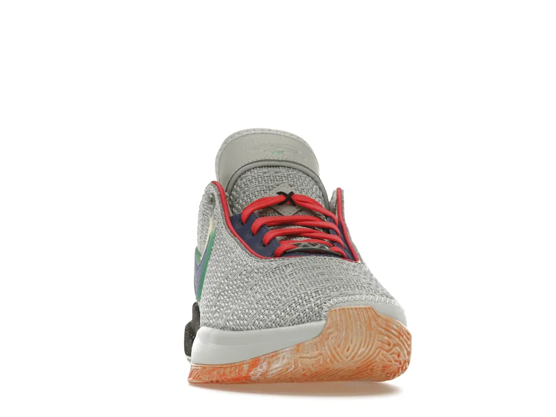 Детские кроссовки для баскетбола Nike LeBron 20 Nike, Light Silver/Hyper Royal-Lemon Chiffon-Safety Orange — фото 2