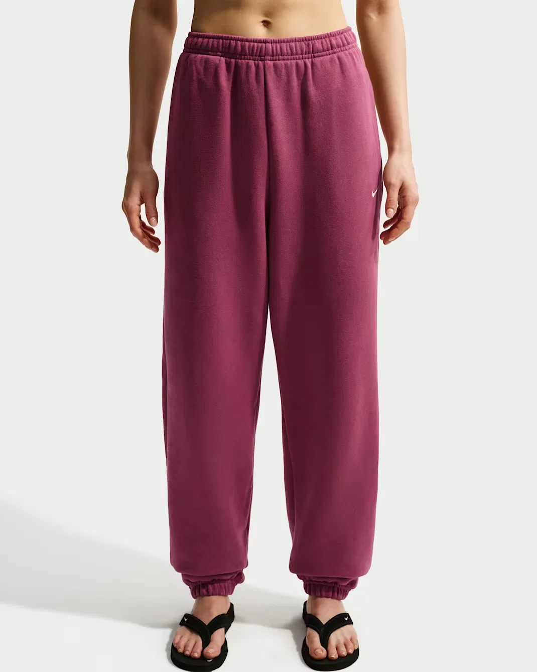 Женские брюки с высокой посадкой, свободного кроя и манжетами Nike Studio Fleece Medium Weight, Pink Smoke/Sail — фото 2