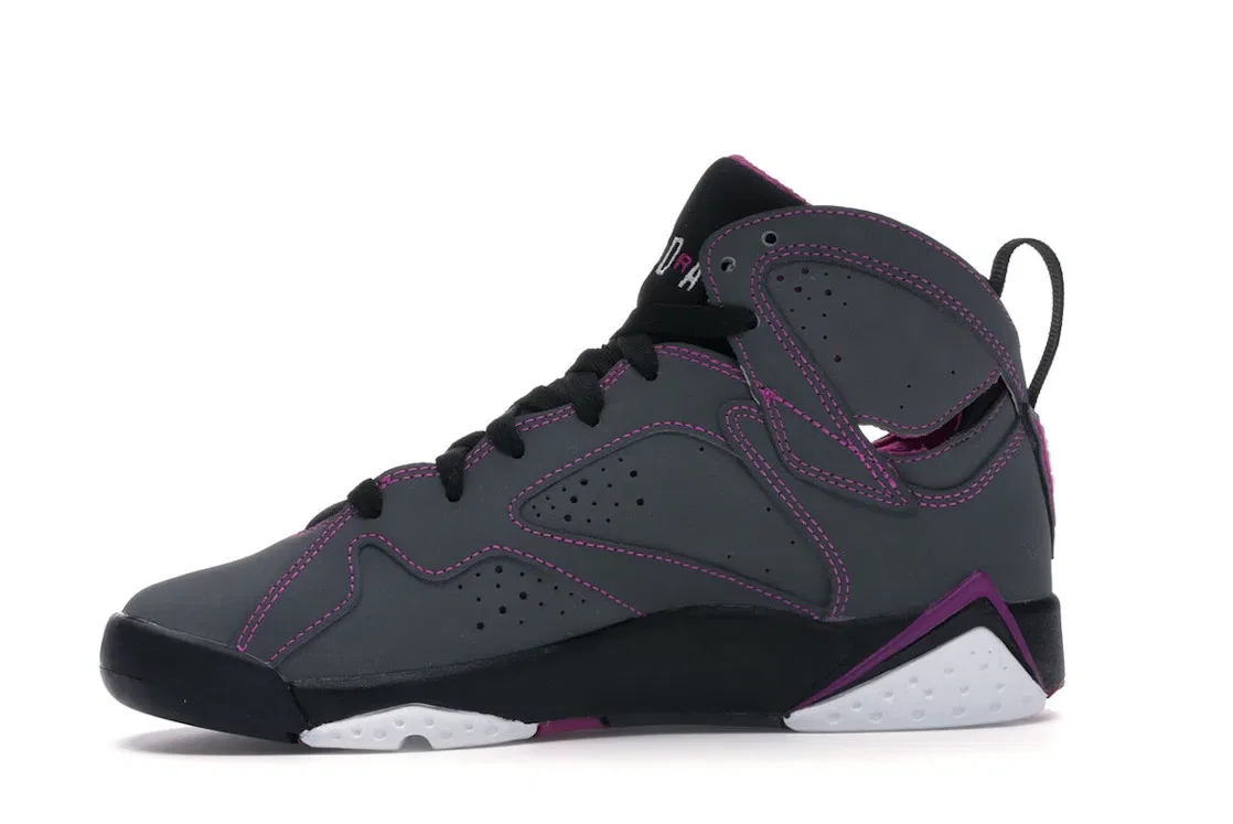 Детские кроссовки Lifestyle Jordan 7 Retro, Dark Grey/White-Black-Fuchsia Flash — фото 3