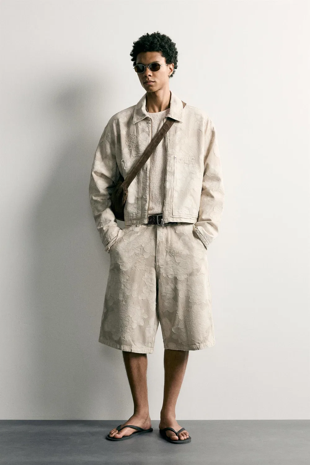 Свободные жаккардовые шорты-бермуды с цветочным принтом ZARA, camel