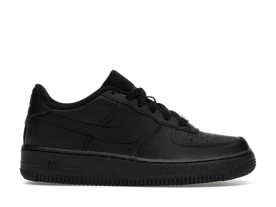 Детские кроссовки на шнуровке с перфорацией Nike Air Force 1 Low LE, Black/Black