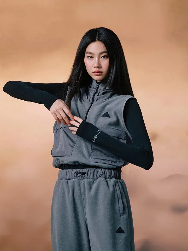 Женская жилетка City Escape Adidas, Grey — фото 2