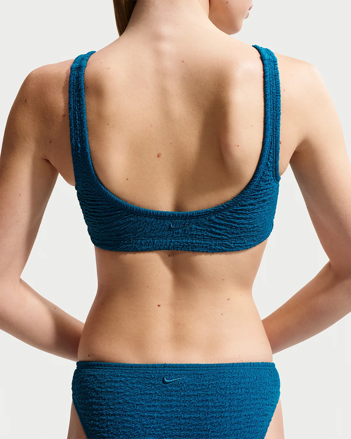 Женский бикини-топ Nike Swim Shoreline Texture Bralette, Green Abyss — фото 2
