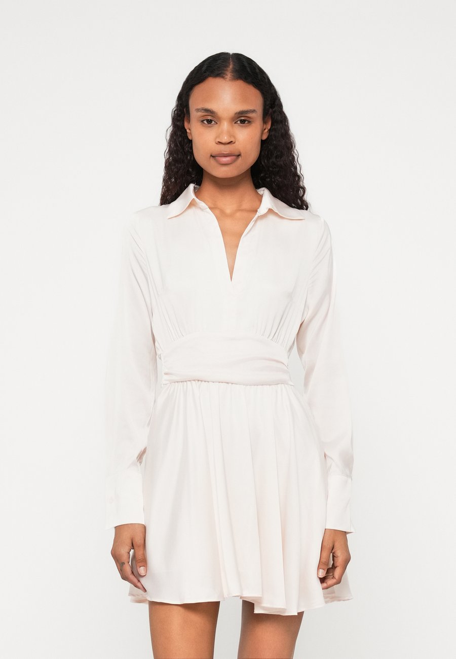 

Платье Guess CONCETTA FLARE DRESS, Cream White/Off-White