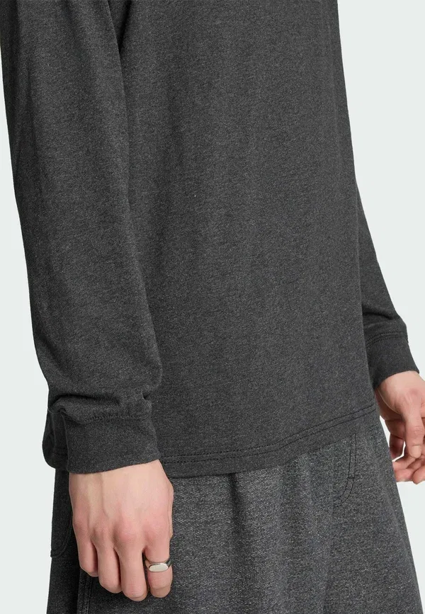 Футболка с длинным рукавом Trefoil essentials меланжевого цвета - топ с длинным рукавом Adidas Originals — фото 4