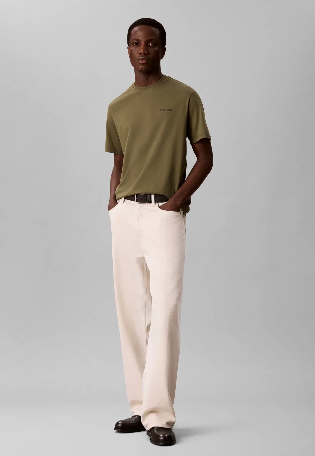 Футболка с круглым вырезом и логотипом - базовая футболка Calvin Klein, Olive Night — фото 2