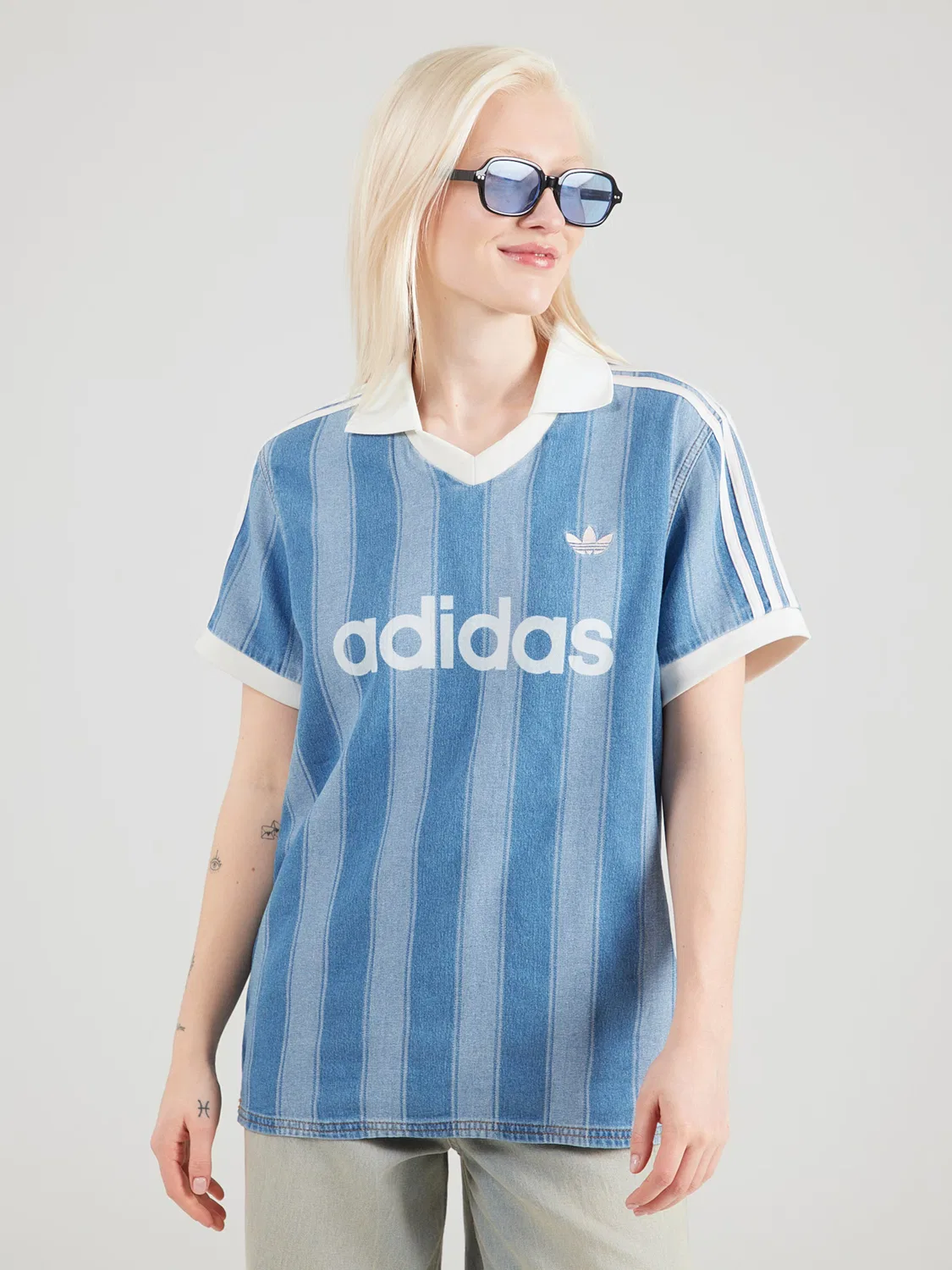 Футболка Adidas Originals синего джинсового цвета, светло-голубого цвета — фото 3