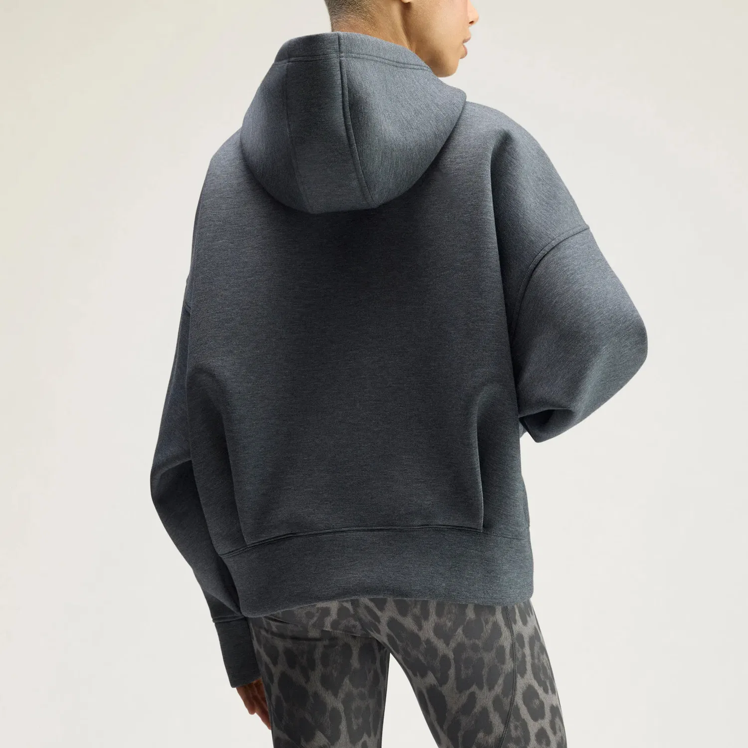 Женская куртка с капюшоном Adidas Dark Heather Gray — фото 4