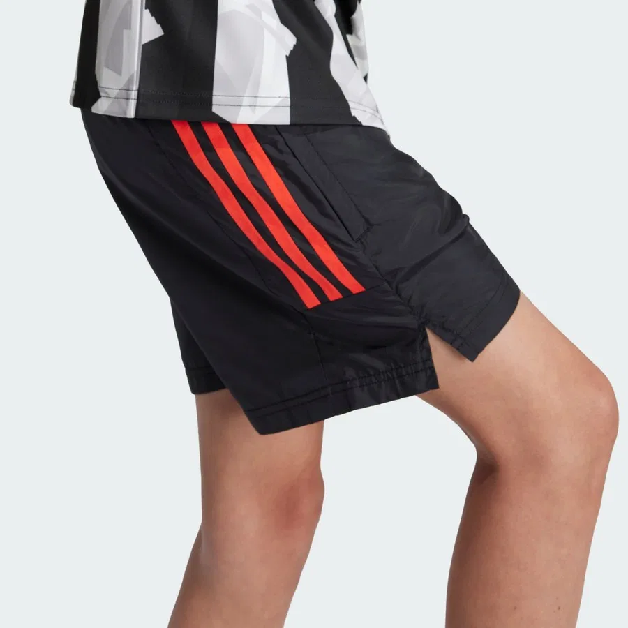 Детские спортивные шорты с принтом Sportswear Tiro Woven Shorts adidas, Черно-красный — фото 4