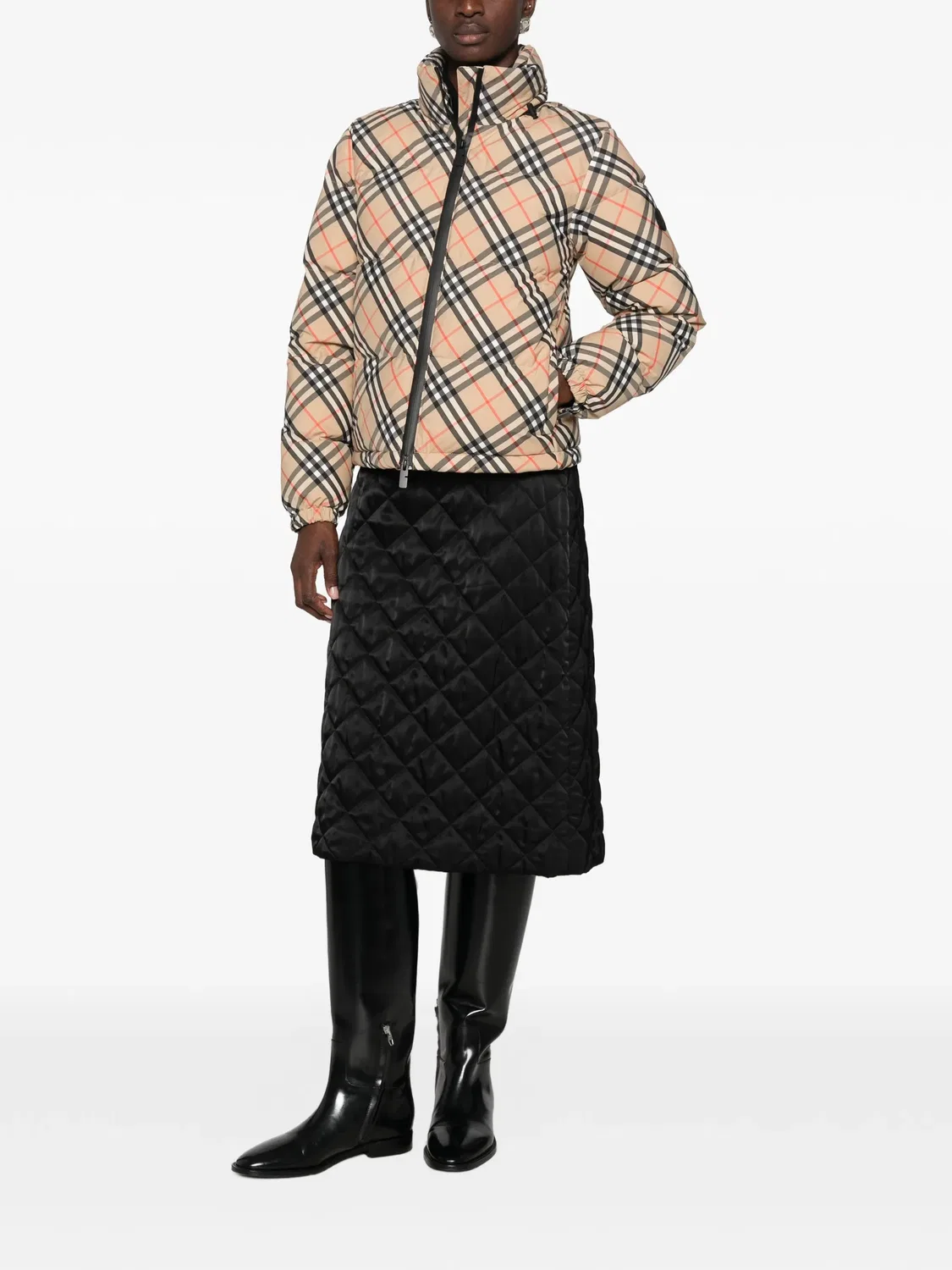 Пуховик в клетку бежевого цвета Burberry, нейтральные — фото 2