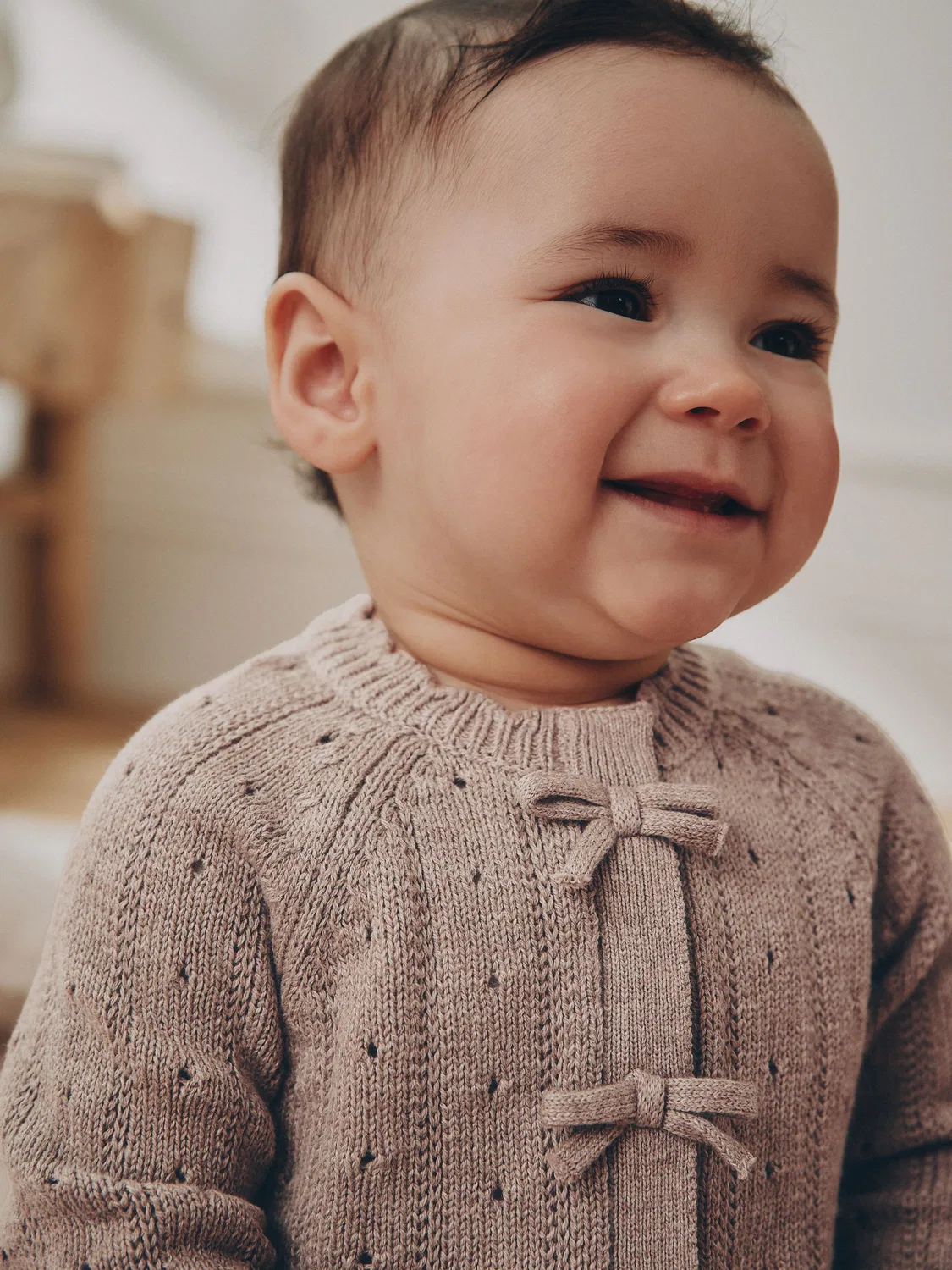 Next Шоколадно-коричневый вязаный бантик с оборками для малышей Cardigan & Leggings Набор из 2 предметов (0 мес.-2 года) — фото 4