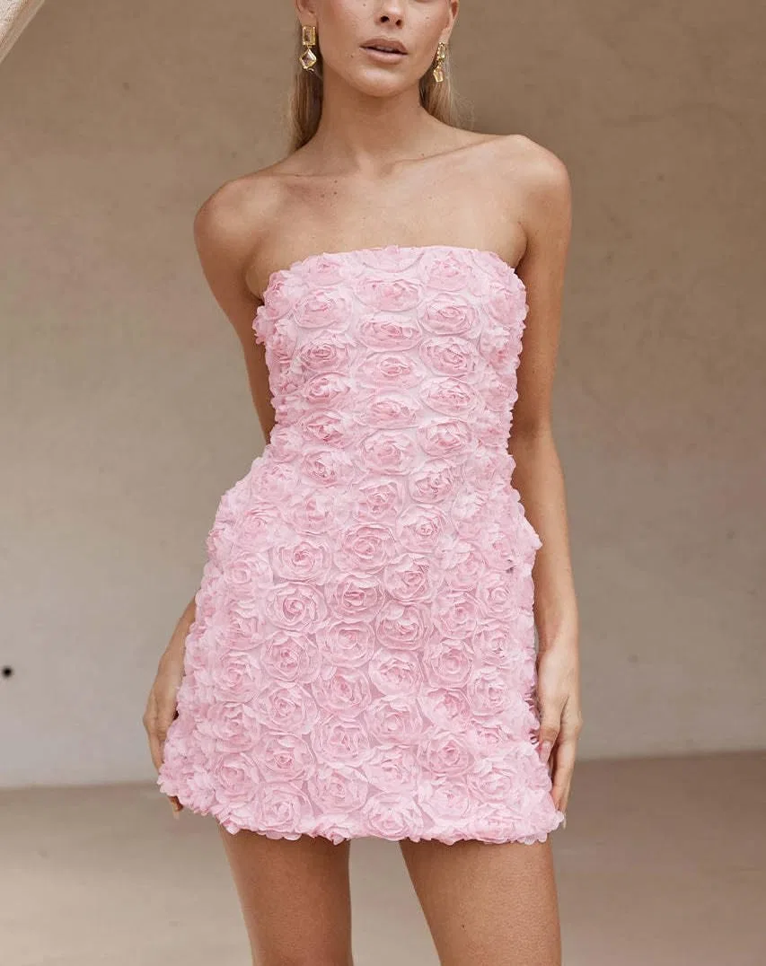 Женское мини-платье без бретелек с 3D цветочными аппликациями, Pink — фото 2