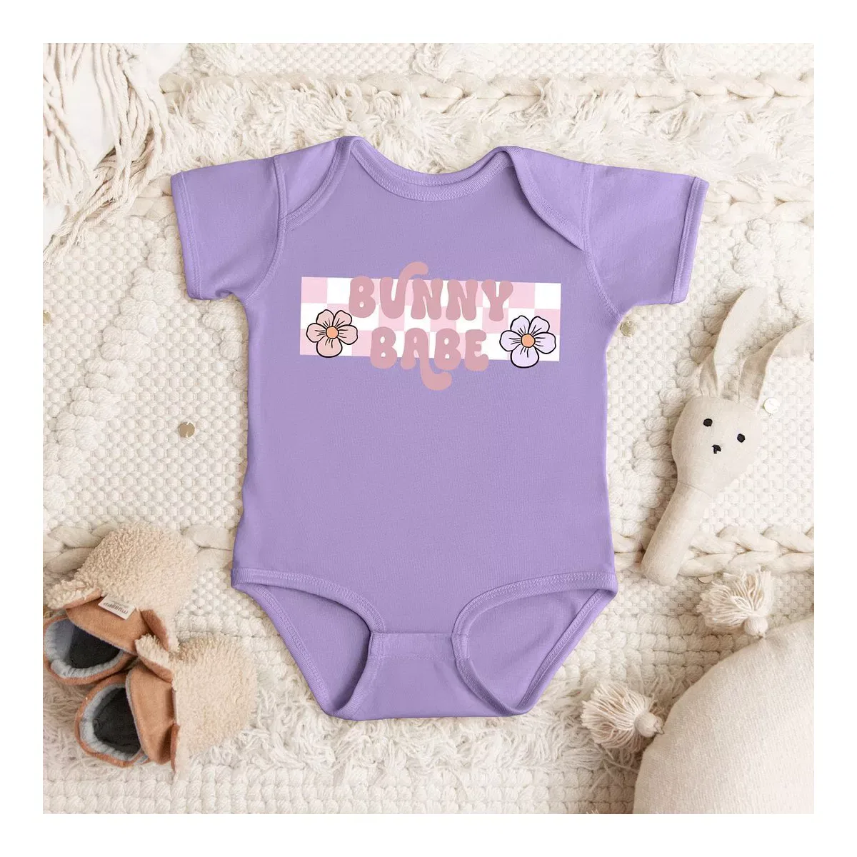 Детское боди для мальчиков с коротким рукавом Bunny Babe Flowers The Juniper Shop, Lavender — фото 2