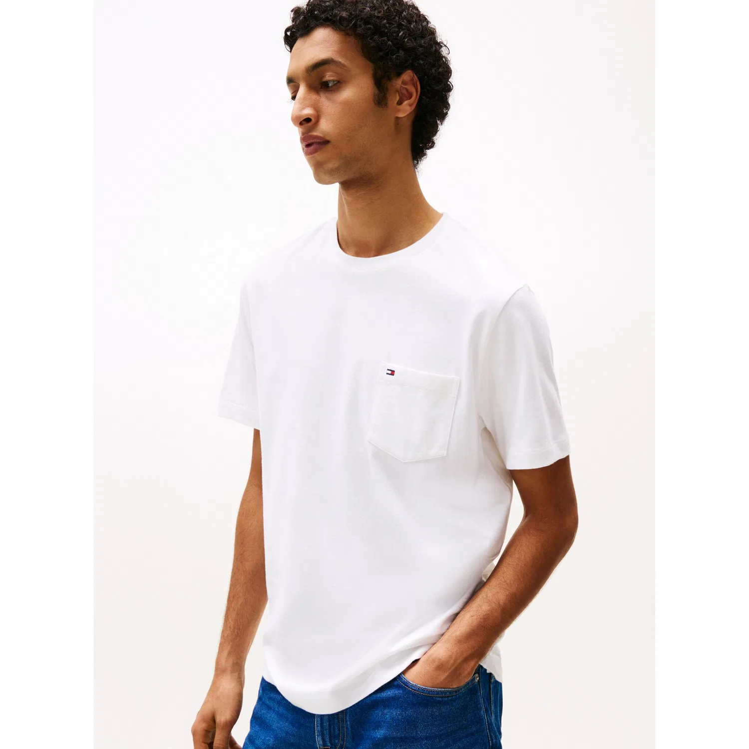 Мужская хлопковая футболка с карманом Essential Solid Pocket Tee Tommy Hilfiger, White — фото 3