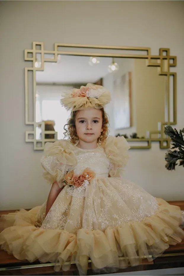 Детское платье для девочек с длинным рукавом Special Design Girls' Formal Dress With Crown Accessory Graduation Dress Mialora Exclusive By Emel Ebru Özdemir, Sarı — фото 4