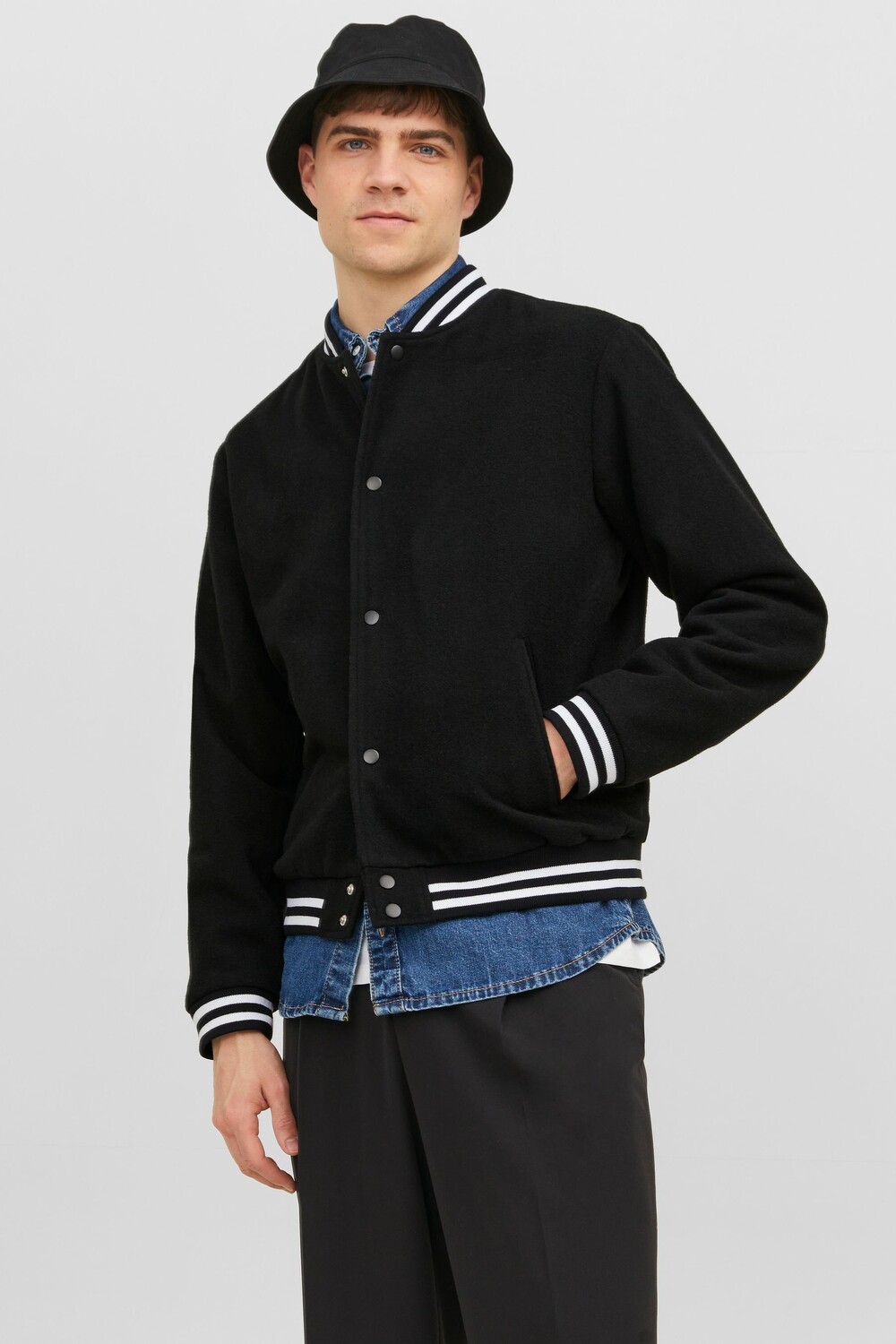 

Шерстяной бомбер Jack & Jones, черный