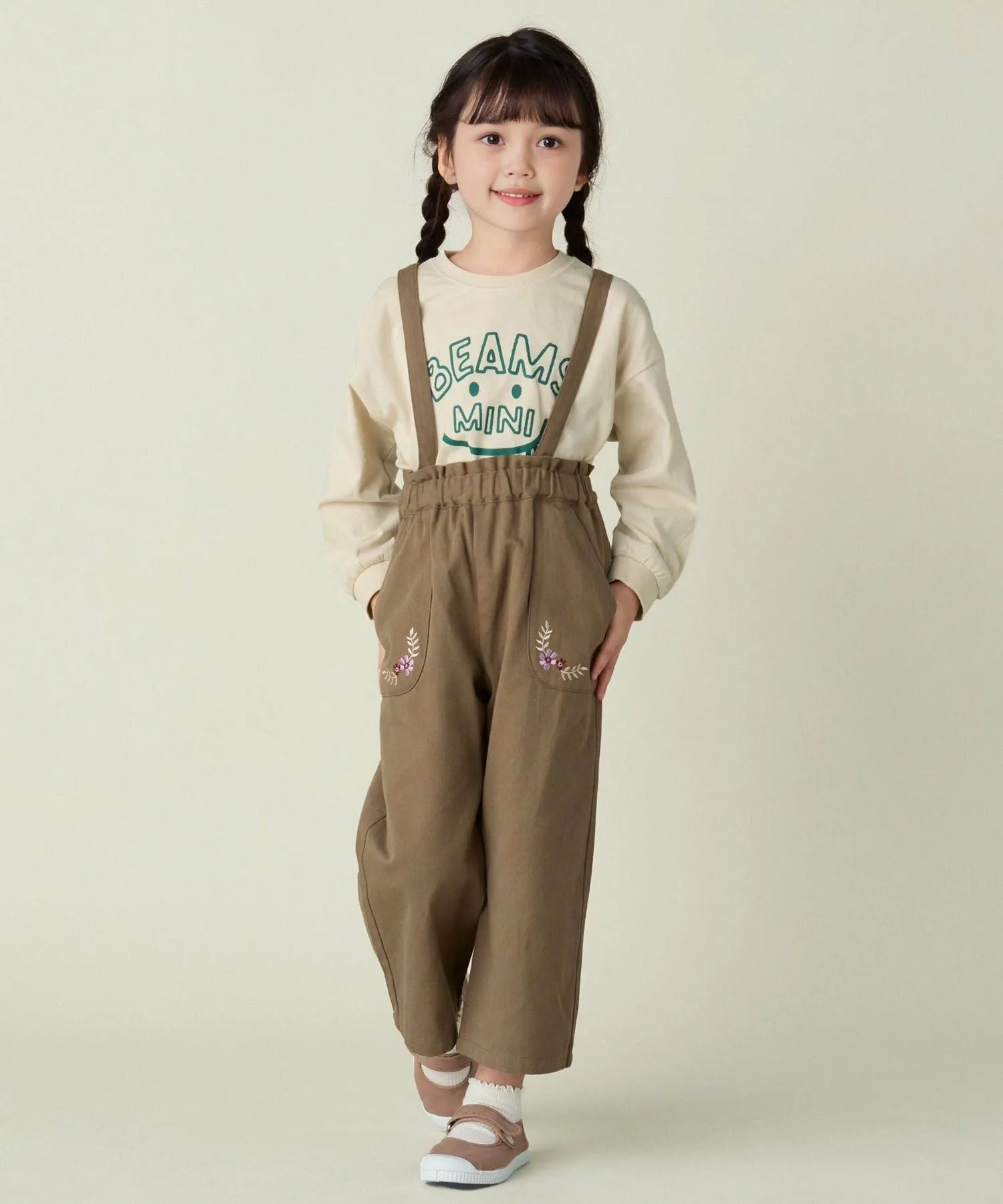 Брюки с цветочной вышивкой и подтяжками (90–150 см) BEAMS mini, OLIVE