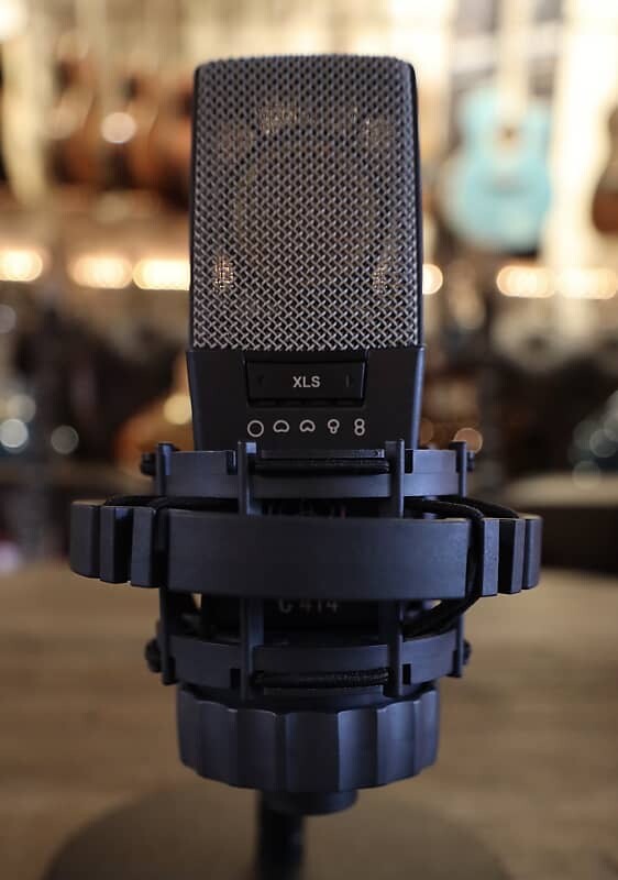 

Конденсаторный микрофон AKG C414