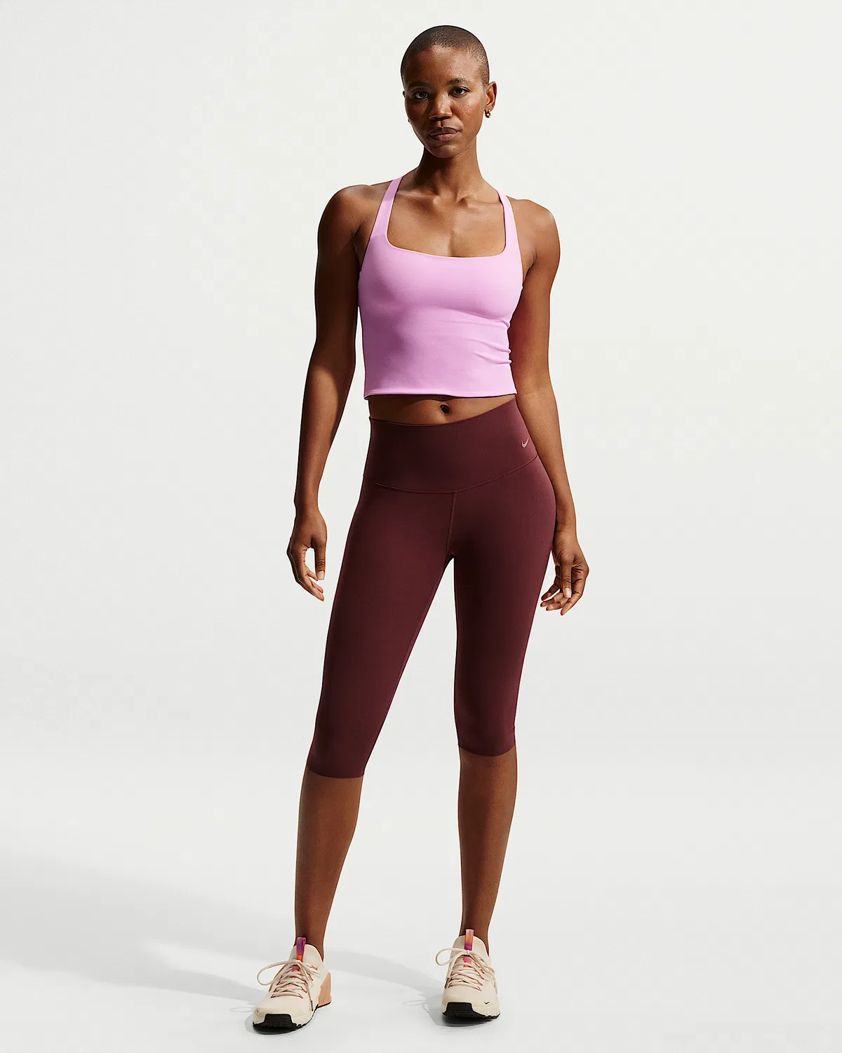 Женский спортивный топ-бра Nike Zenvy с легкой поддержкой, Light Magenta/White — фото 4