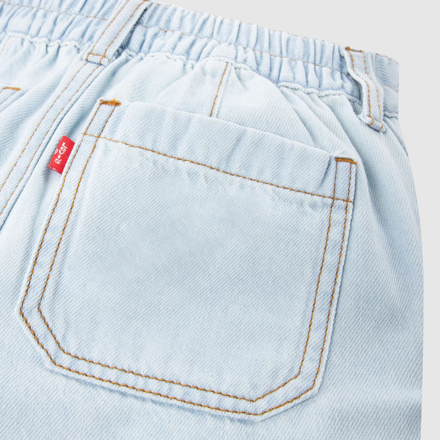 Джинсовые шорты "Дельфин" для девочек 7-16 лет Levi's, Light Wash — фото 4