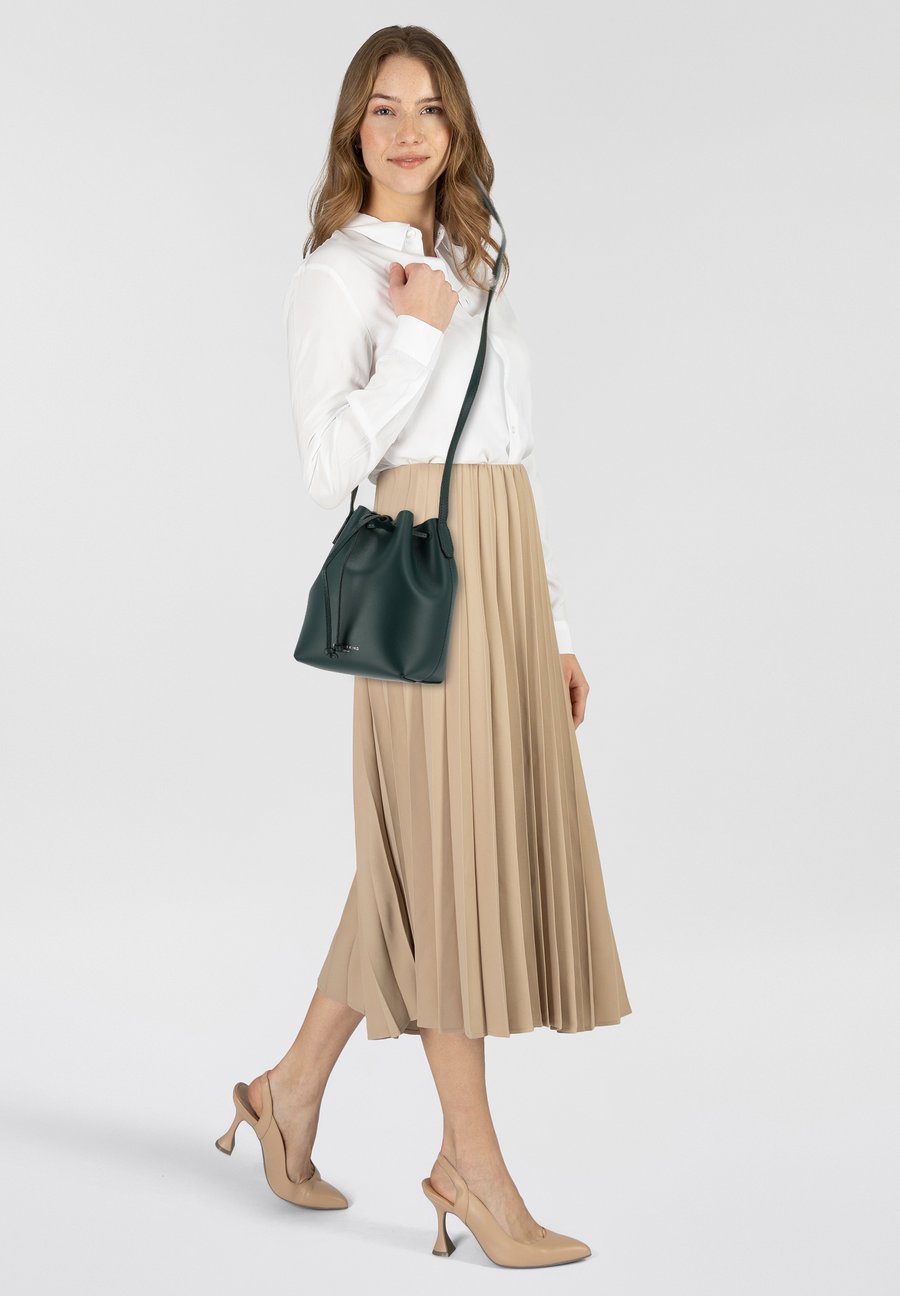 

Сумка кросс-боди Liebeskind Berlin DANCING LETTERS, Mystic River/Dark Green