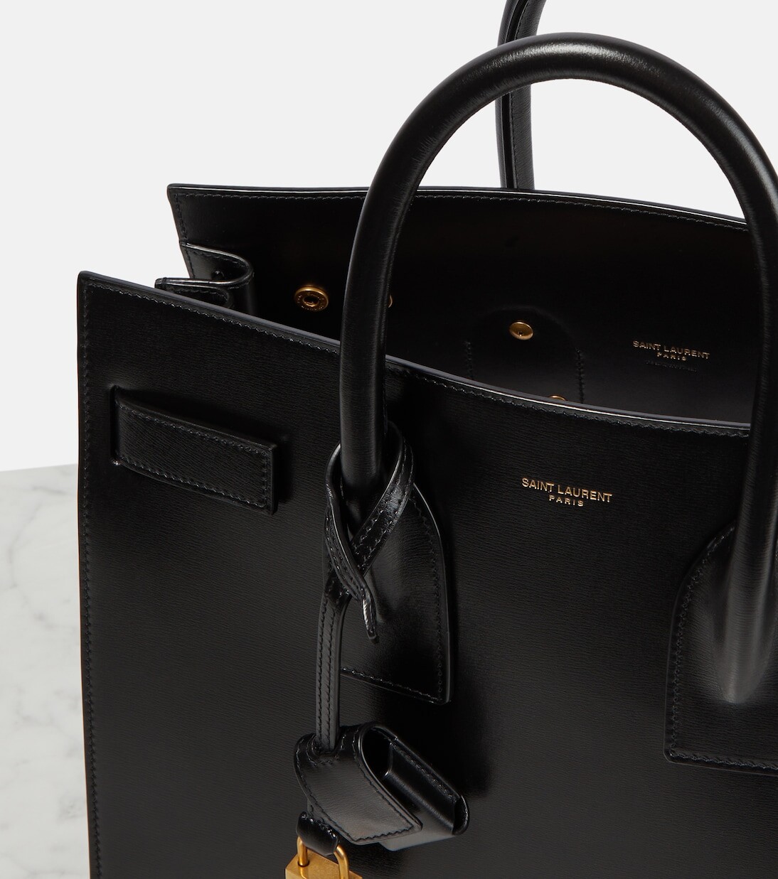 Маленькая кожаная сумка-тоут sac de jour Saint Laurent, черный — фото 3