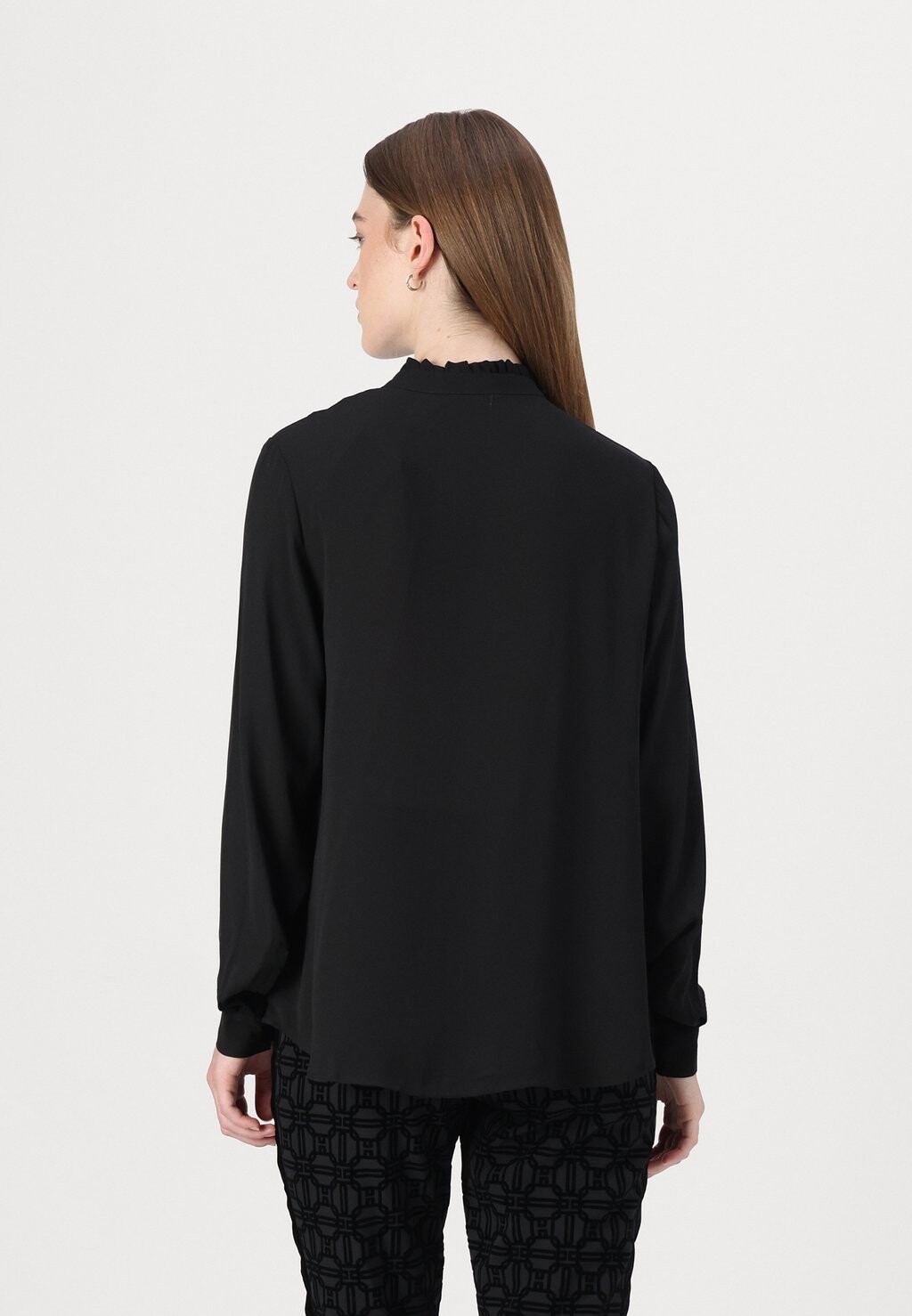 

Блузка на пуговицах CAMILLA NISJA SHIRT Bruuns Bazaar, черный