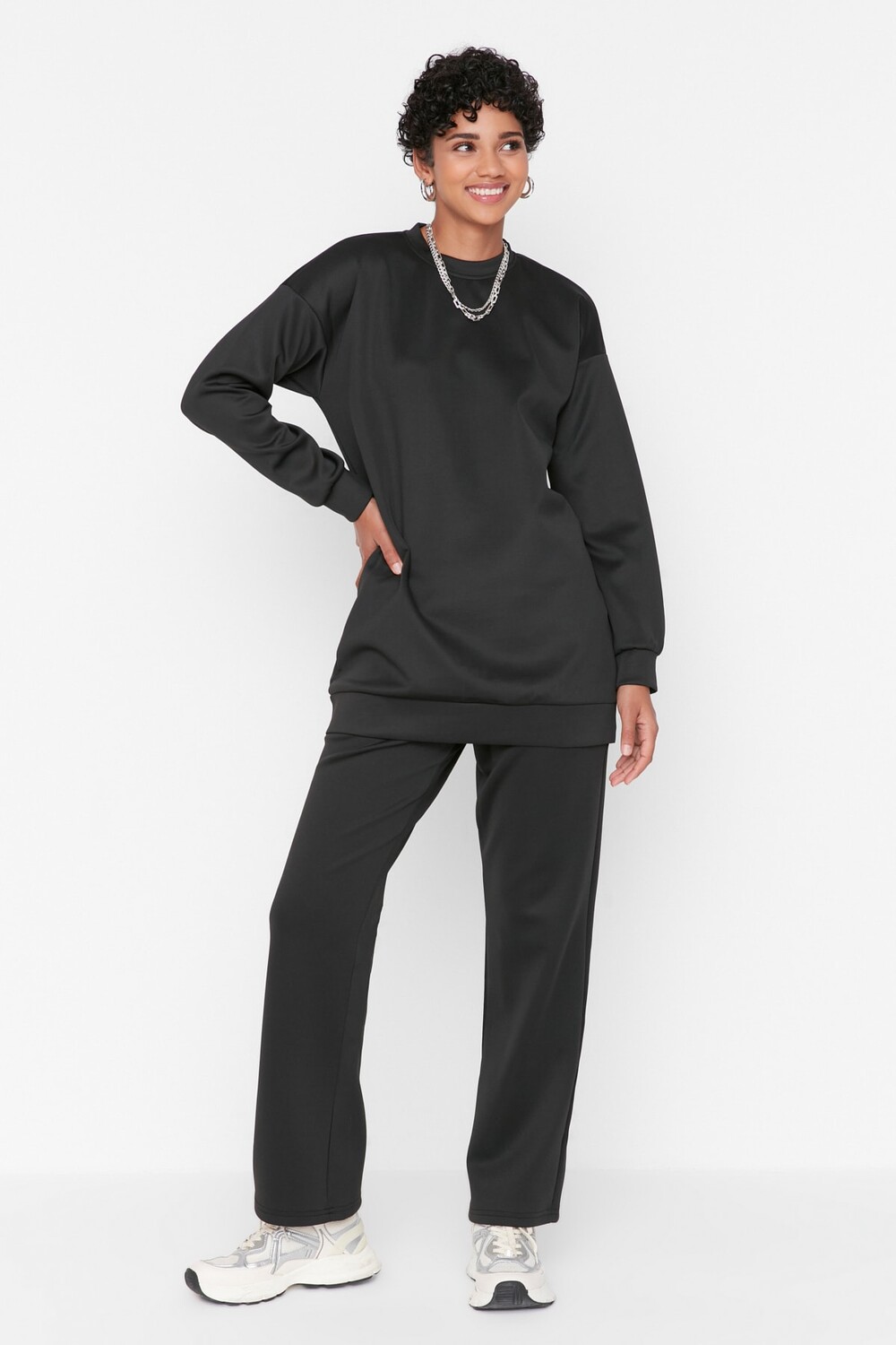 

Черный вязаный спортивный костюм с круглым вырезом Trendyol Modest