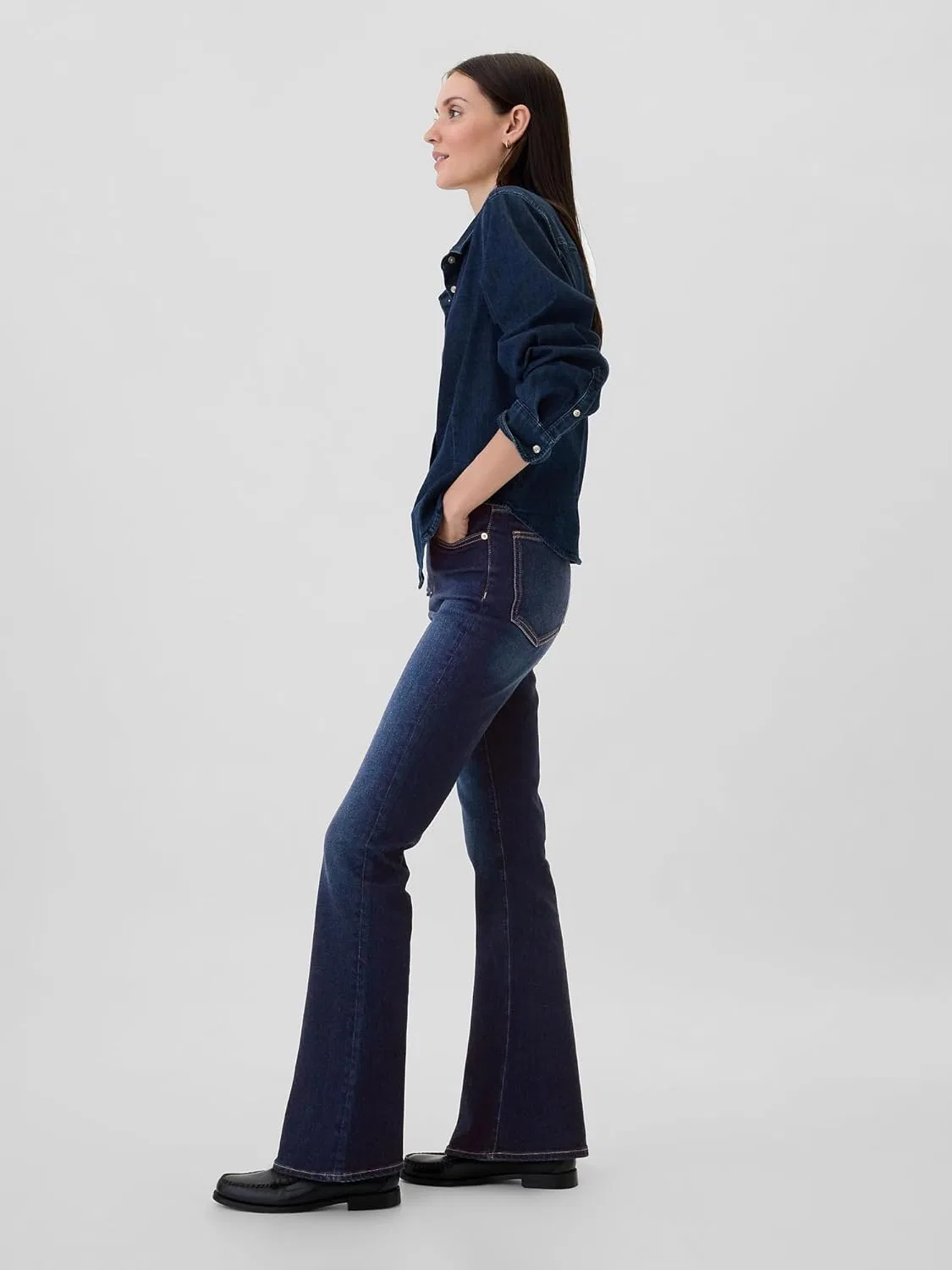 Джинсы GAP Women's High Rise Flare, Dark Wash — фото 3
