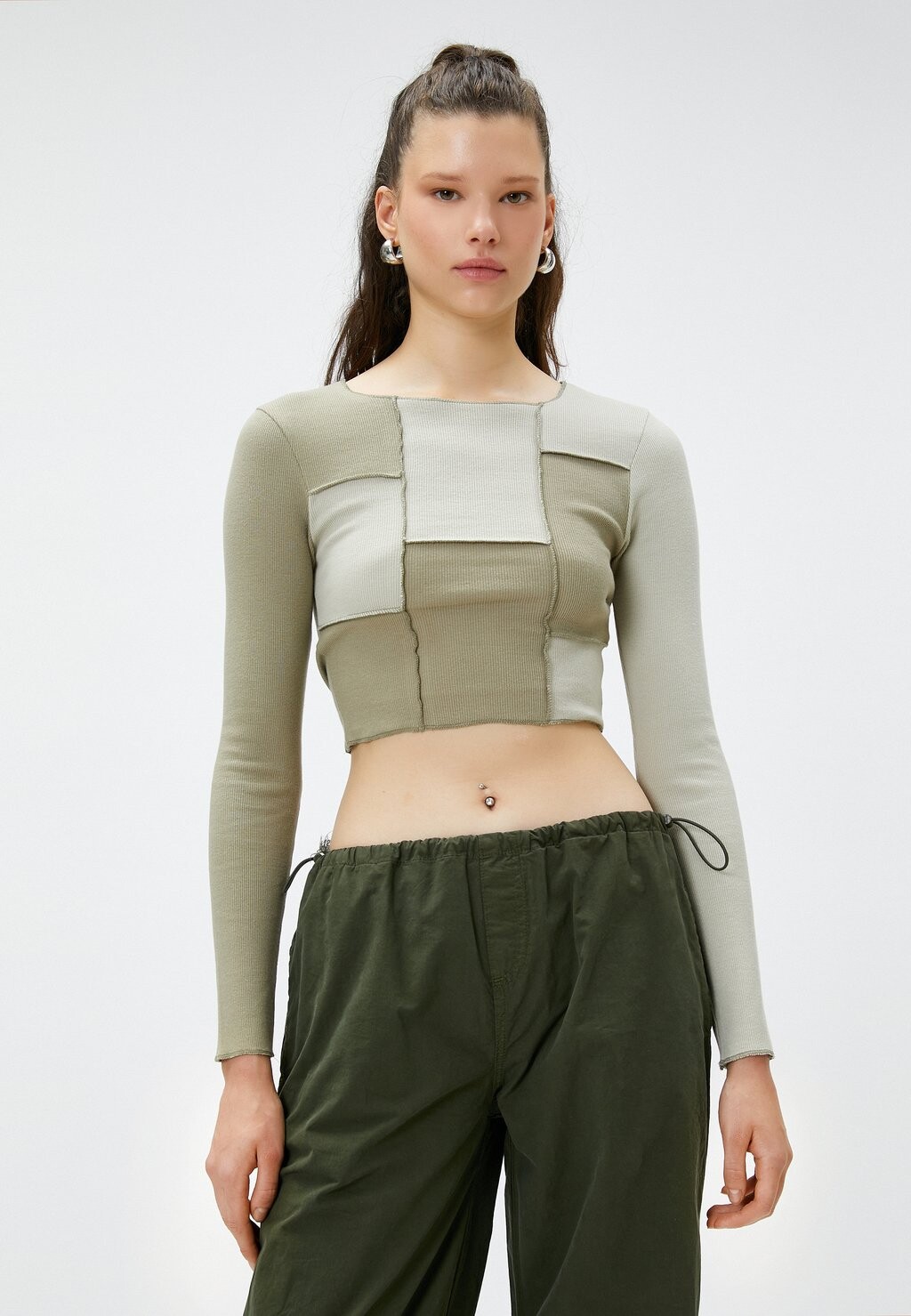 

Топ с длинными рукавами BLOCK CREW NECK LONG SLEEVE CROP Koton, цвет green