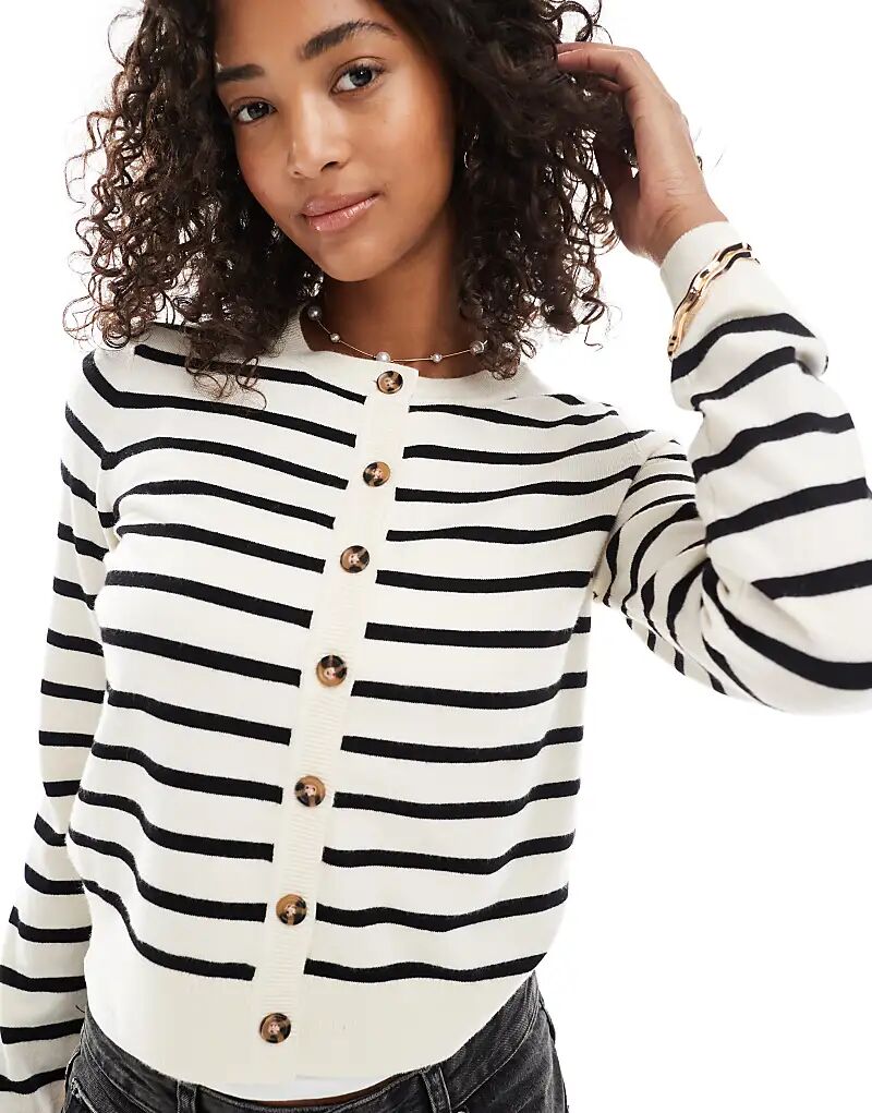 

Мягкий трикотажный кардиган на пуговицах Vero Moda в кремово-черной полоске