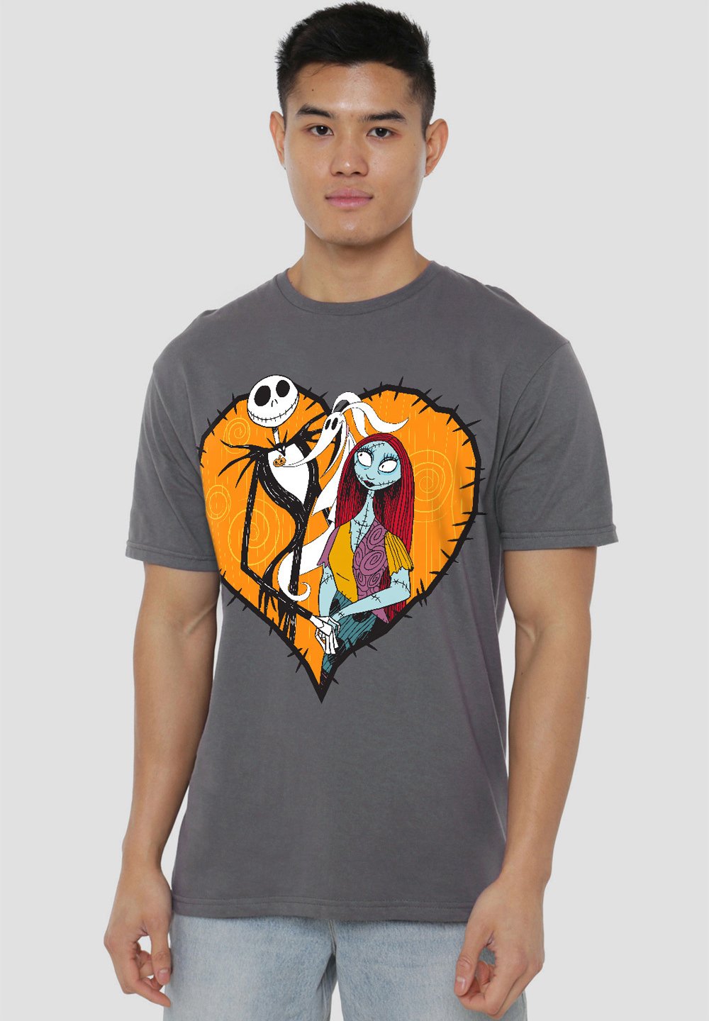 

Футболка с принтом THE NIGHTMARE BEFORE CHRISTMAS JACK SALLY HEART Disney, темно-серый