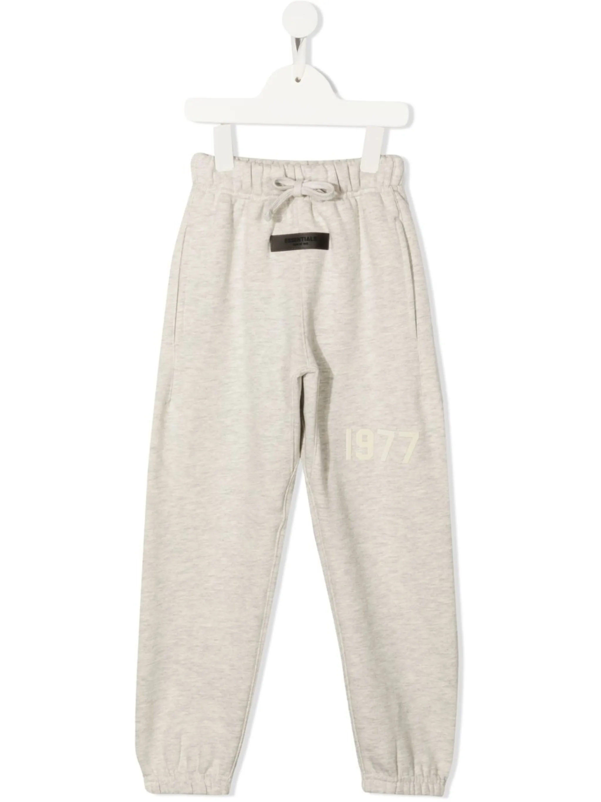 

Спортивные брюки с нашивкой-логотипом Fear Of God Essentials, серый