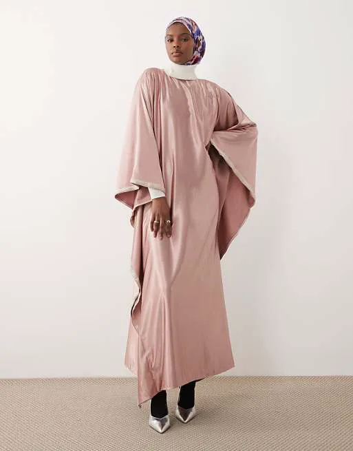 

Светло-коричневый кафтан с декоративными боковыми вставками iyal