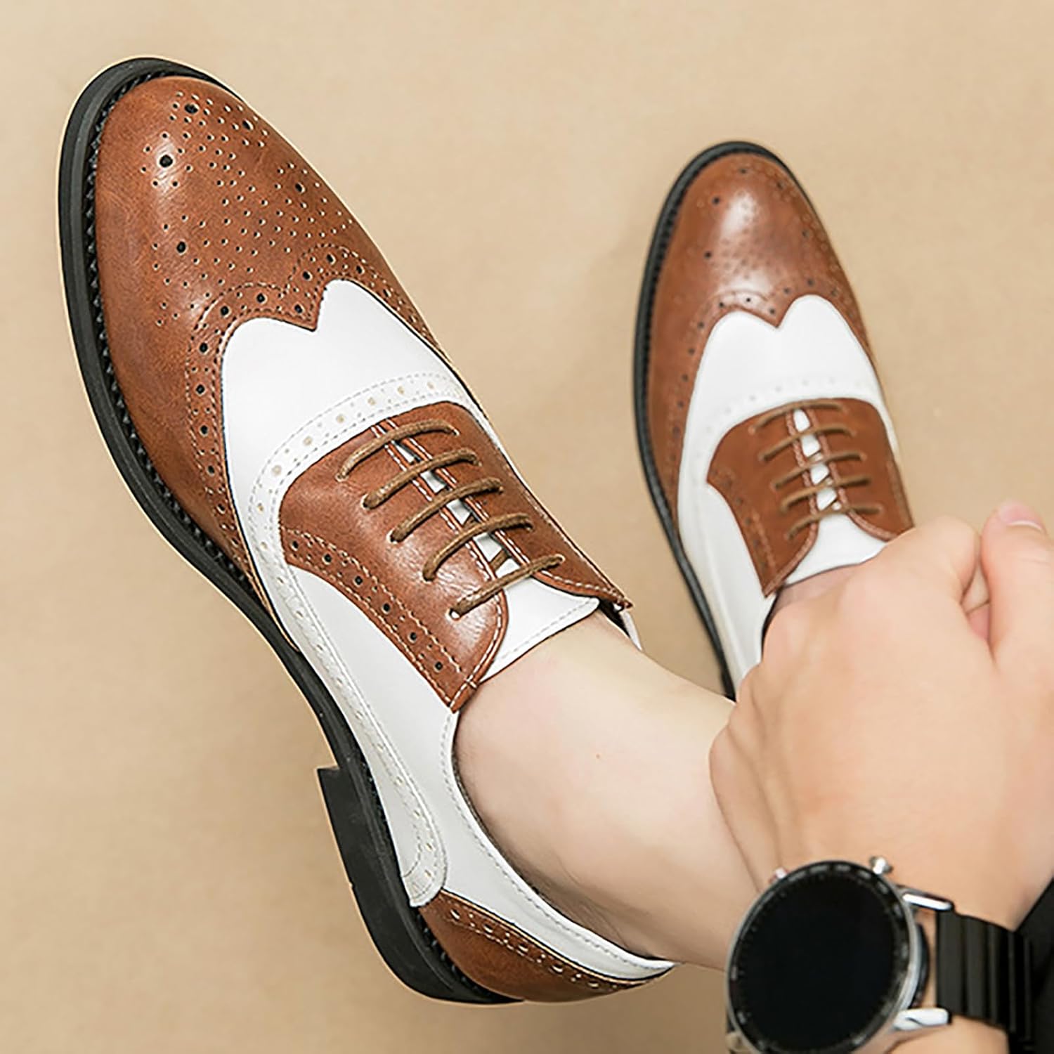 Мужские оксфорды Brogue с крыльями, шнуровкой, классические кожаные с резьбой, удобные, с низким каблуком, дышащие, повседневные деловые туфли Derby в стиле Гэтсби для офиса, прогулок и свадеб Qeosnbx, белый/коричневый — фото 4