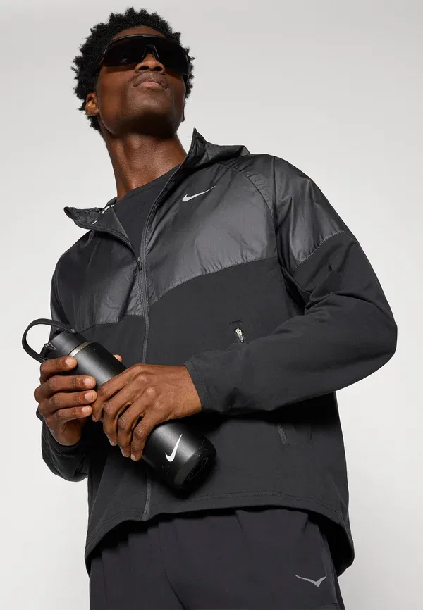 Ветровка Nike Performance Miler, черный/антрацит/отражающий серебристый — фото 4