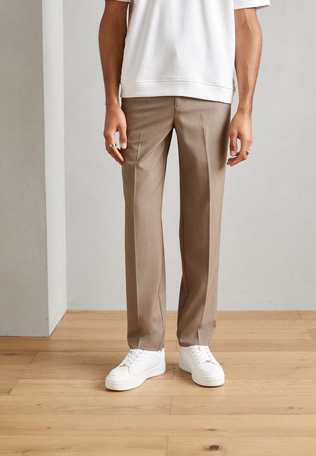 

Элегантные брюки Relaxed Fit Formal Pants Lindbergh, цвет beige mix