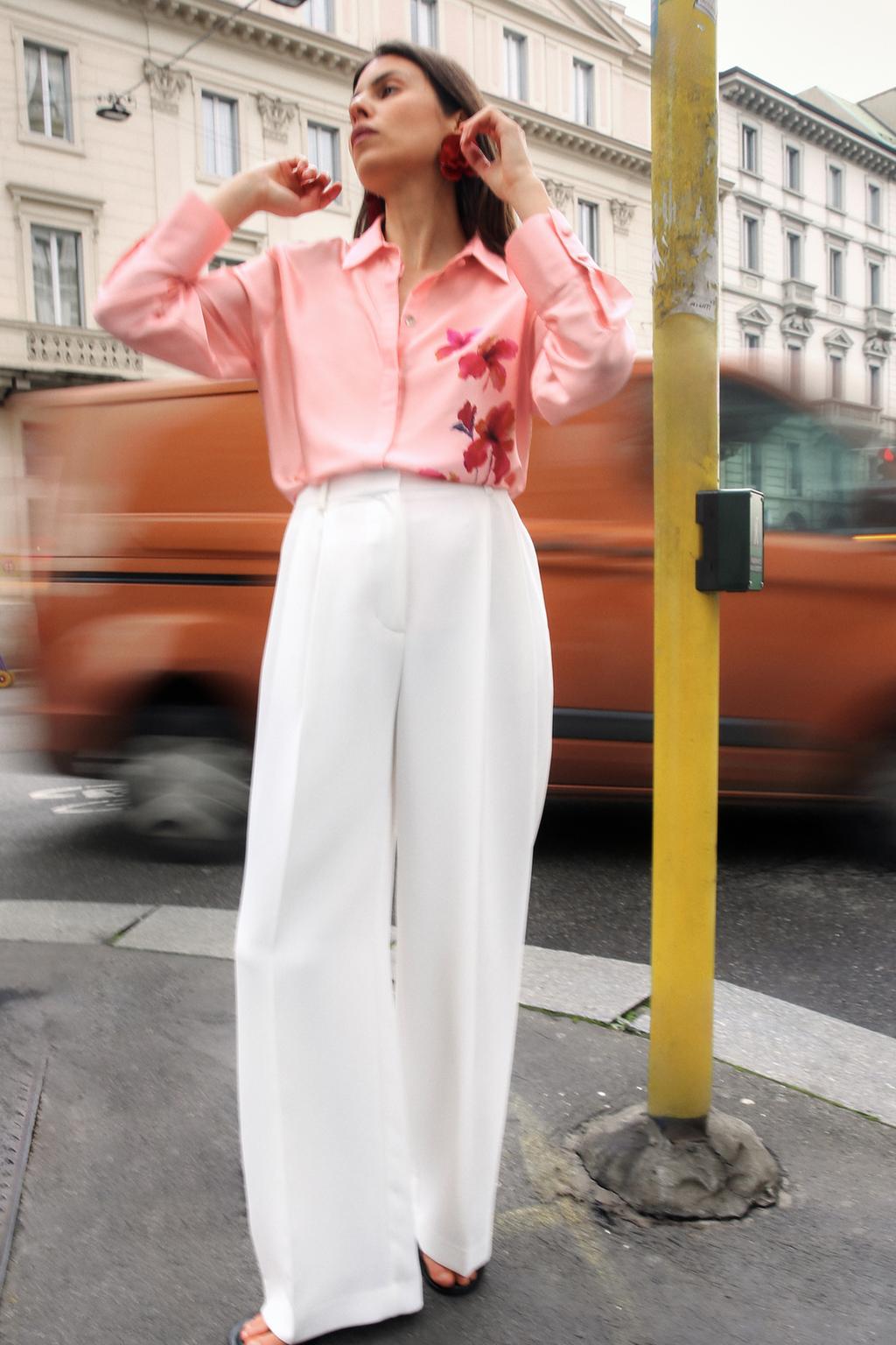 

Атласная блузка с цветочным принтом ZARA, разноцветный