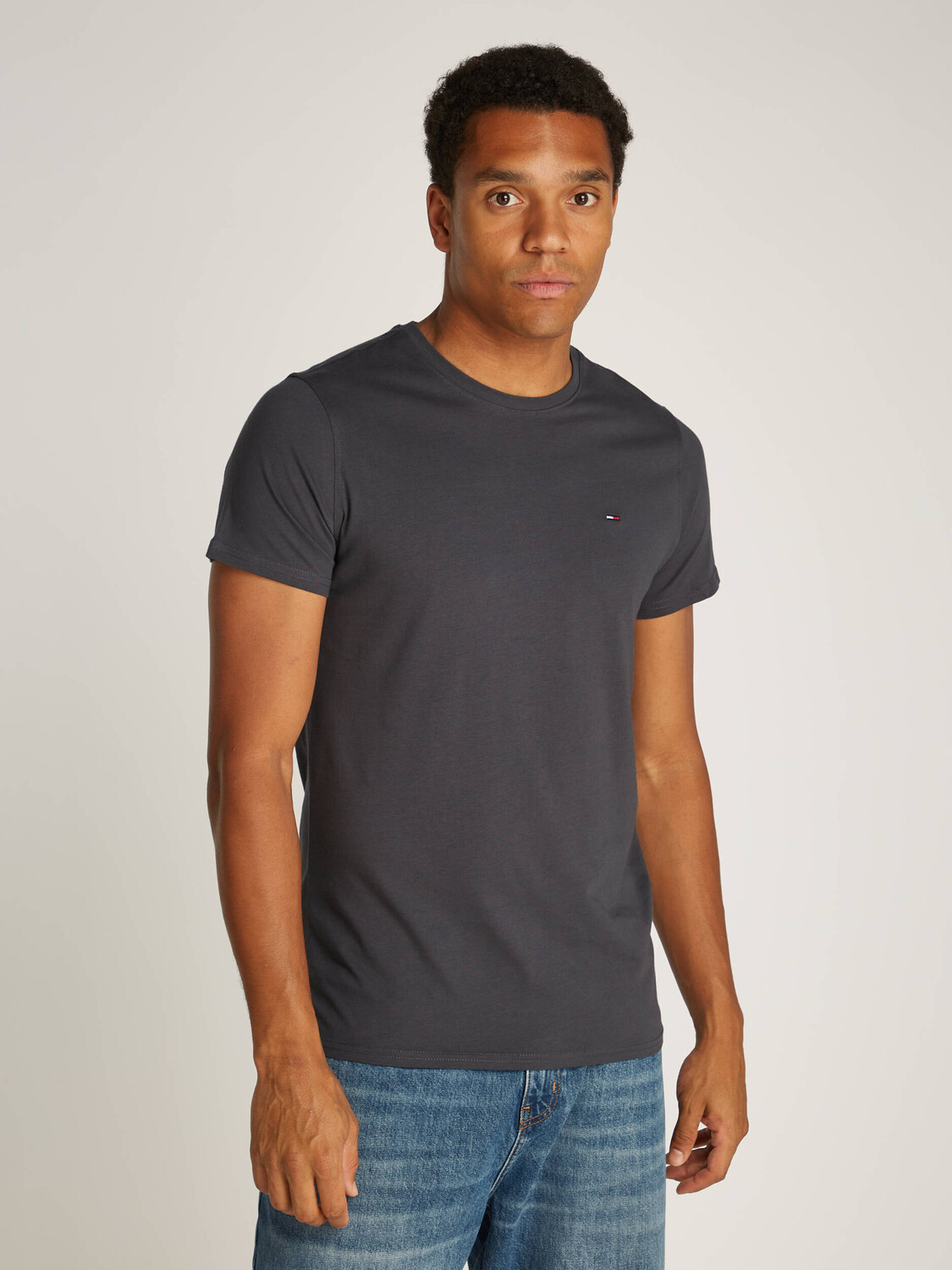 

Футболка Tommy Jeans Regular Fit, цвет grafite