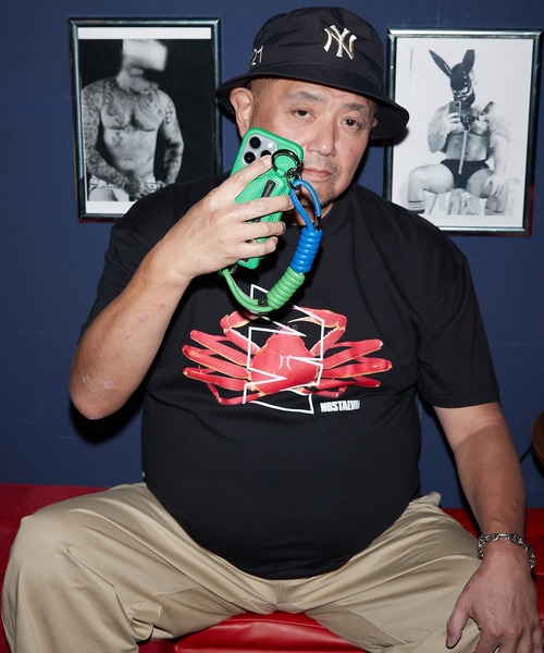 

Футболка с принтом NOSTALVIA, черный