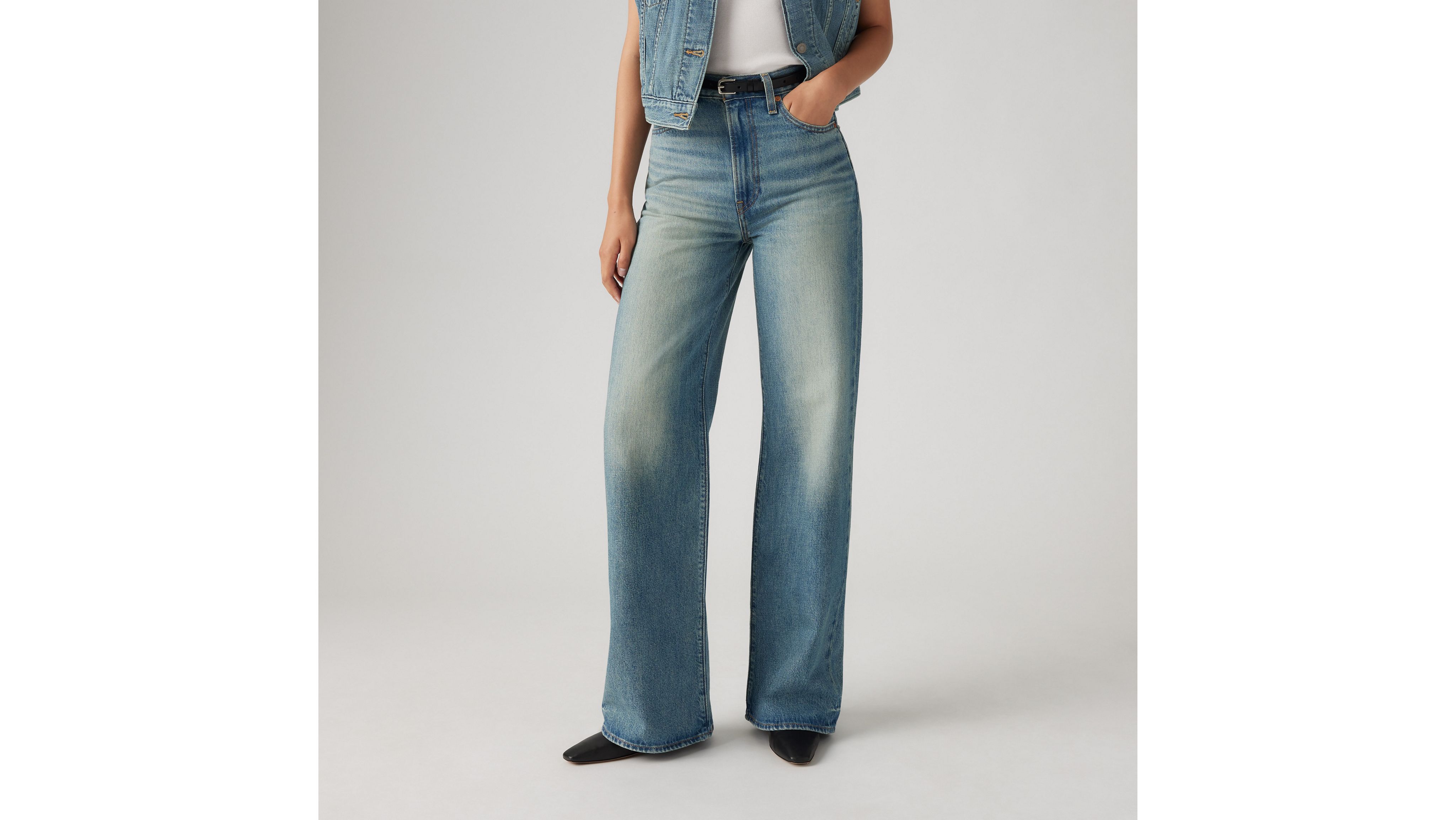 Джинсы женские Levi's Ribcage Wide Leg, средне-синий — фото 2