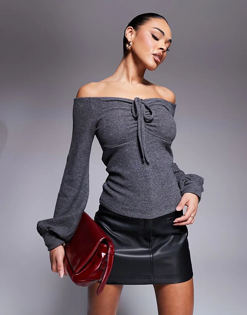 

Очень мягкий топ-бардо со сборками серого цвета ASOS DESIGN