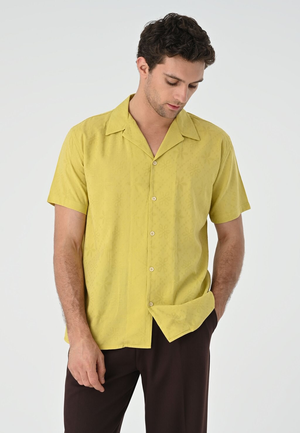 

Рубашка Lapel Collar Short Sleeve Antioch, шафрановая