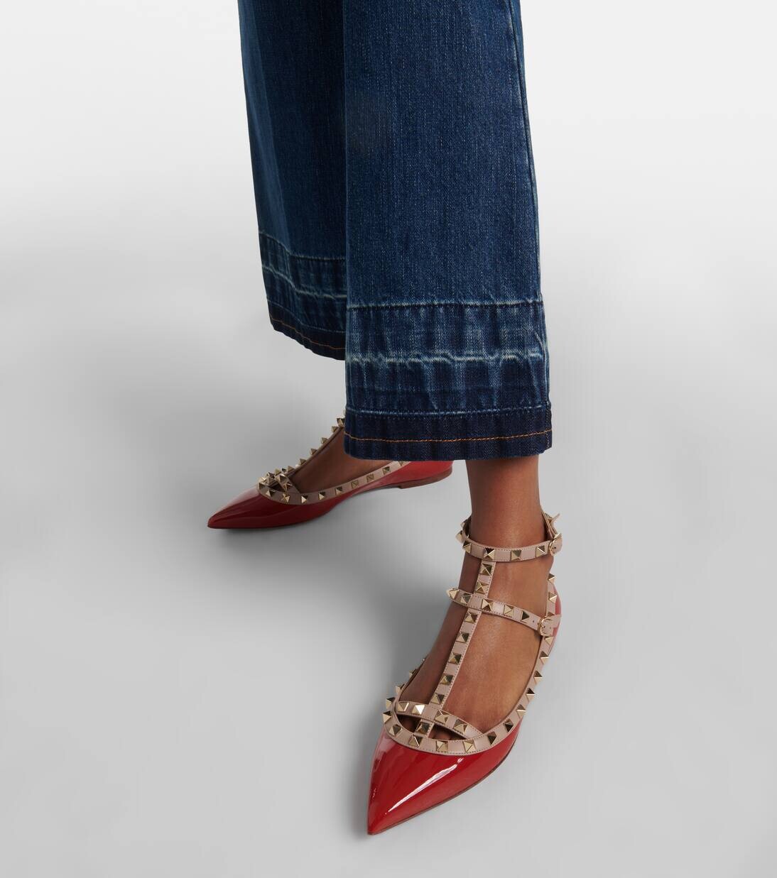 Балетки Rockstud из лакированной кожи Valentino Garavani, цвет rosso v — фото 4
