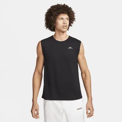 

Футболка Nike Solar Chase, цвет Black/Anthracite/Summit White