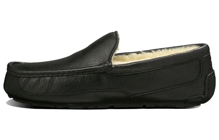 

UGG Ascot Lifestyle Shoes Men Low-top Black