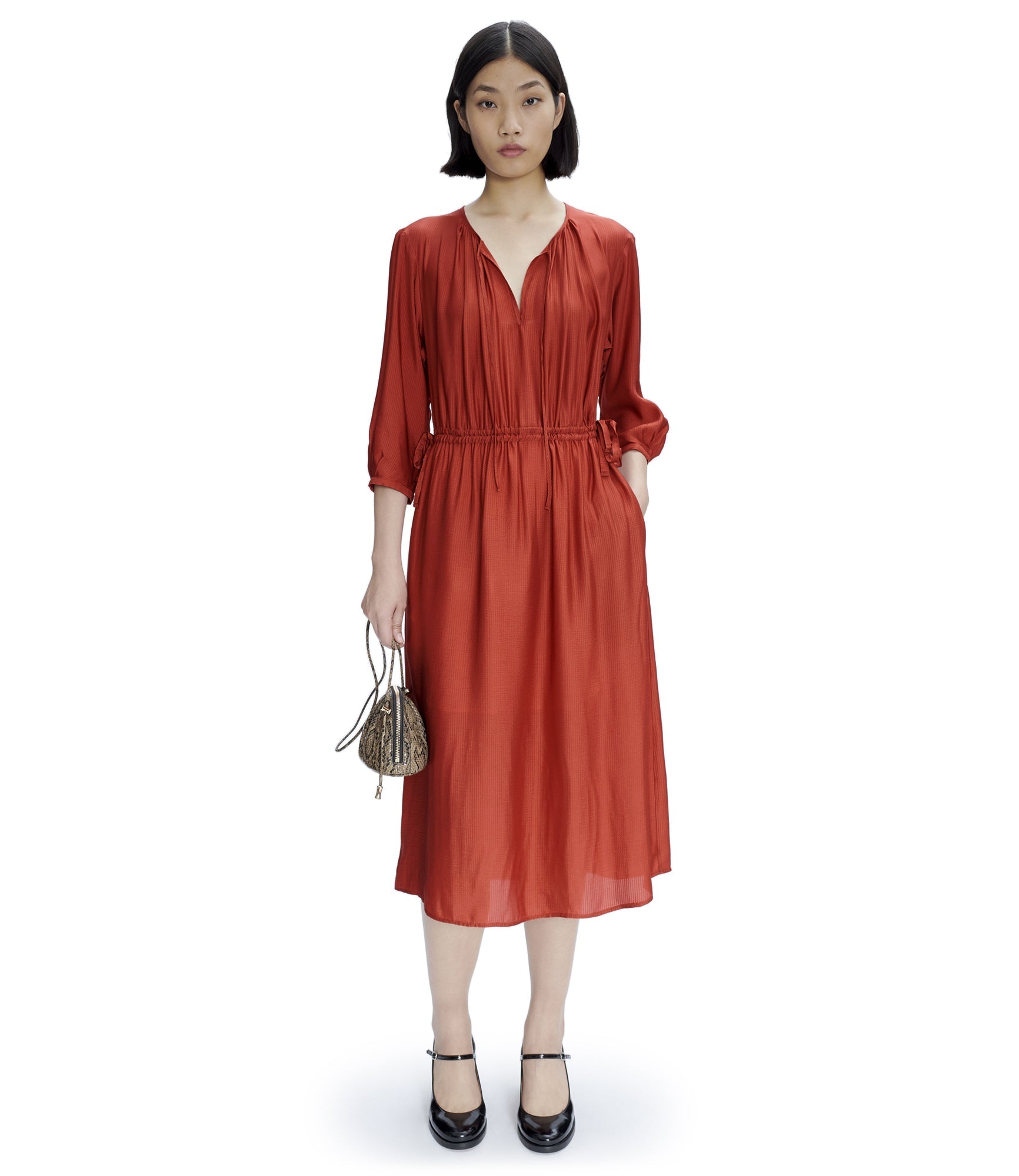 

Платье Евы A.P.C., цвет terracotta