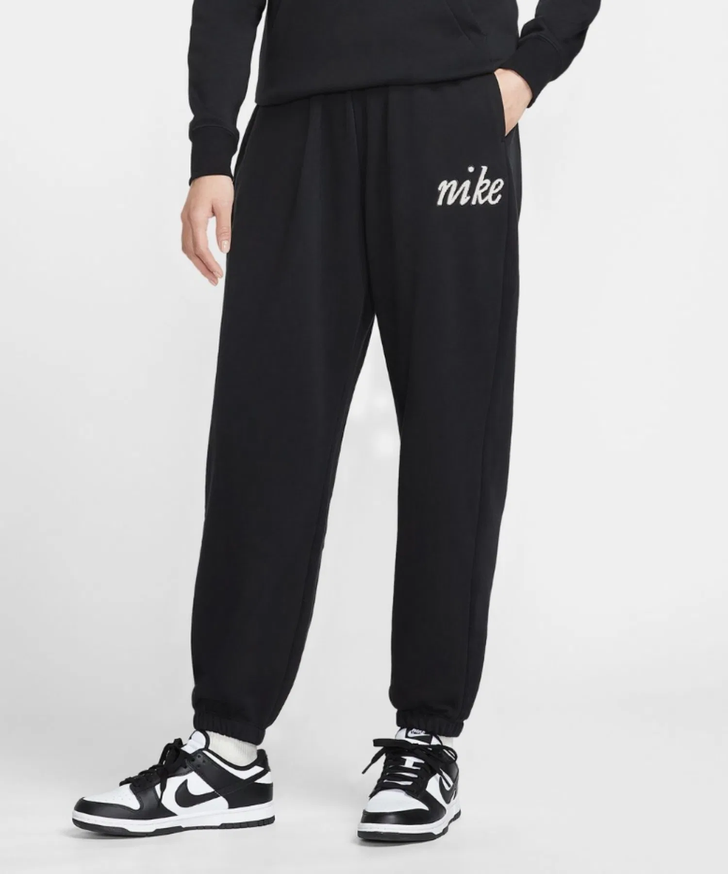 Женские спортивные брюки Nike Sportswear Club Fleece средней посадки, свободного кроя, IQ3741-010, черные.